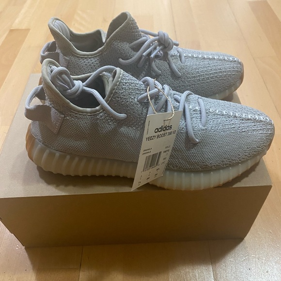 BNIB - Yeezy Boost 350 V2 - Sesame - Size 7.5 or 8.5W - Picture 3 of 3